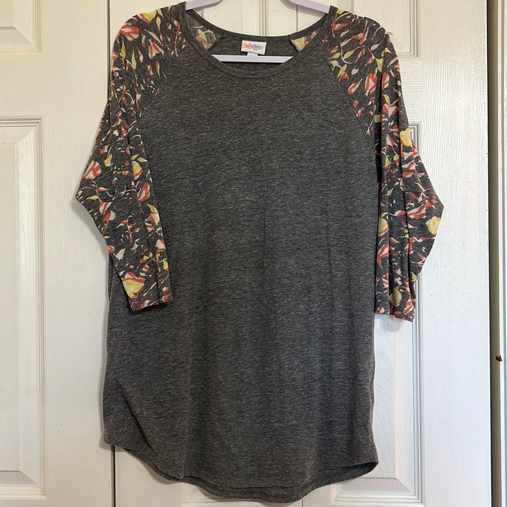 LulaRoe Baseball Shirt 3/4 Sleeve Size Large